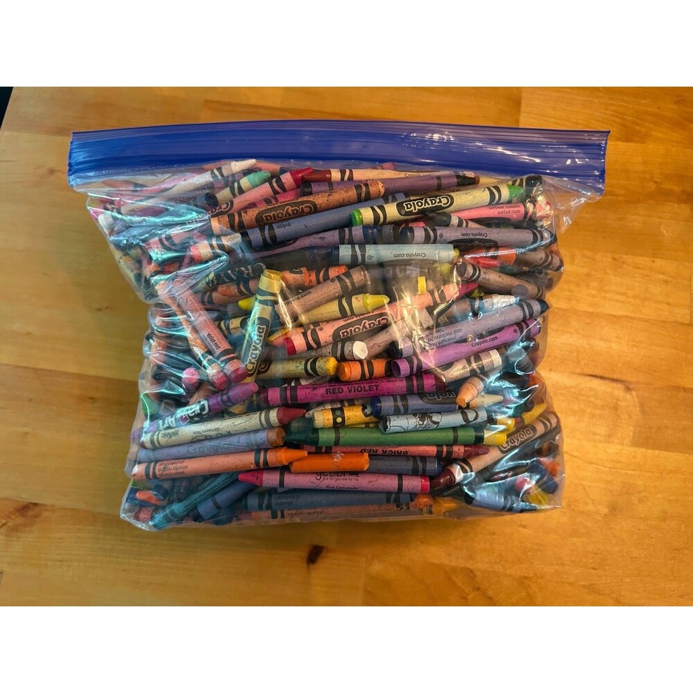 Bulk bag Of Crayons Gallon Size Bag 5.7 Lbs Assorted Colors And Conditions
